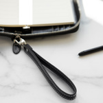 Filofax Malden Personal Compact Zip csuklópánttal Fekete Modular Filofax Malden Personal Compact Zip csuklópánttal Fekete Modular